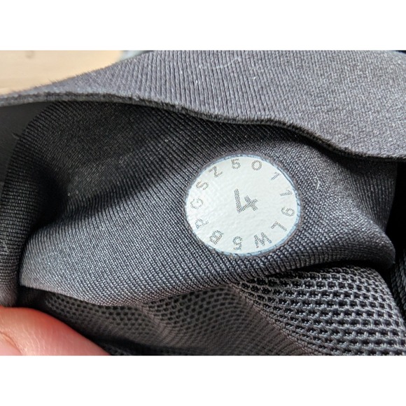 Lululemon Women's In Movement 7/8 Tight *Everlux 25" in Black Size US 4 W5BPGS - Picture 3 of 11